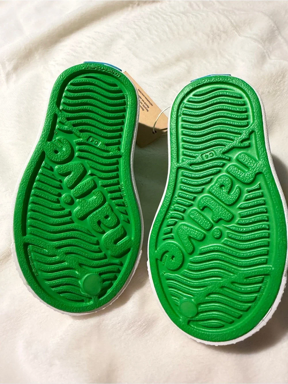 Native Kids Slip-On Water Shoes in Bright Green with White Toe Size C-4 NEW/NWT